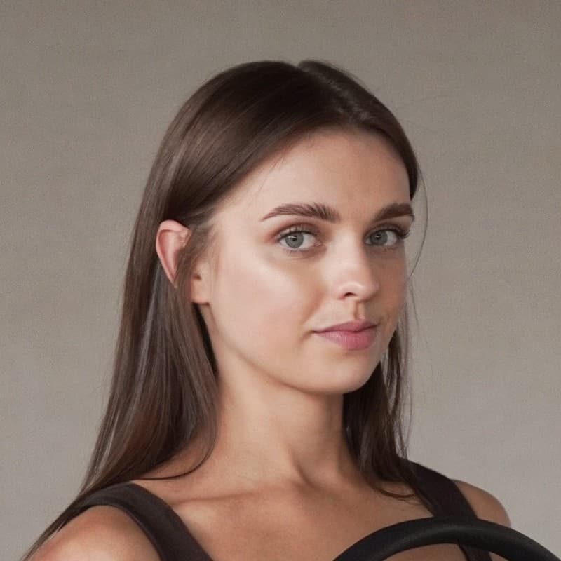 Julia Gilewska — Instruktorka Pilates w studiu Aura